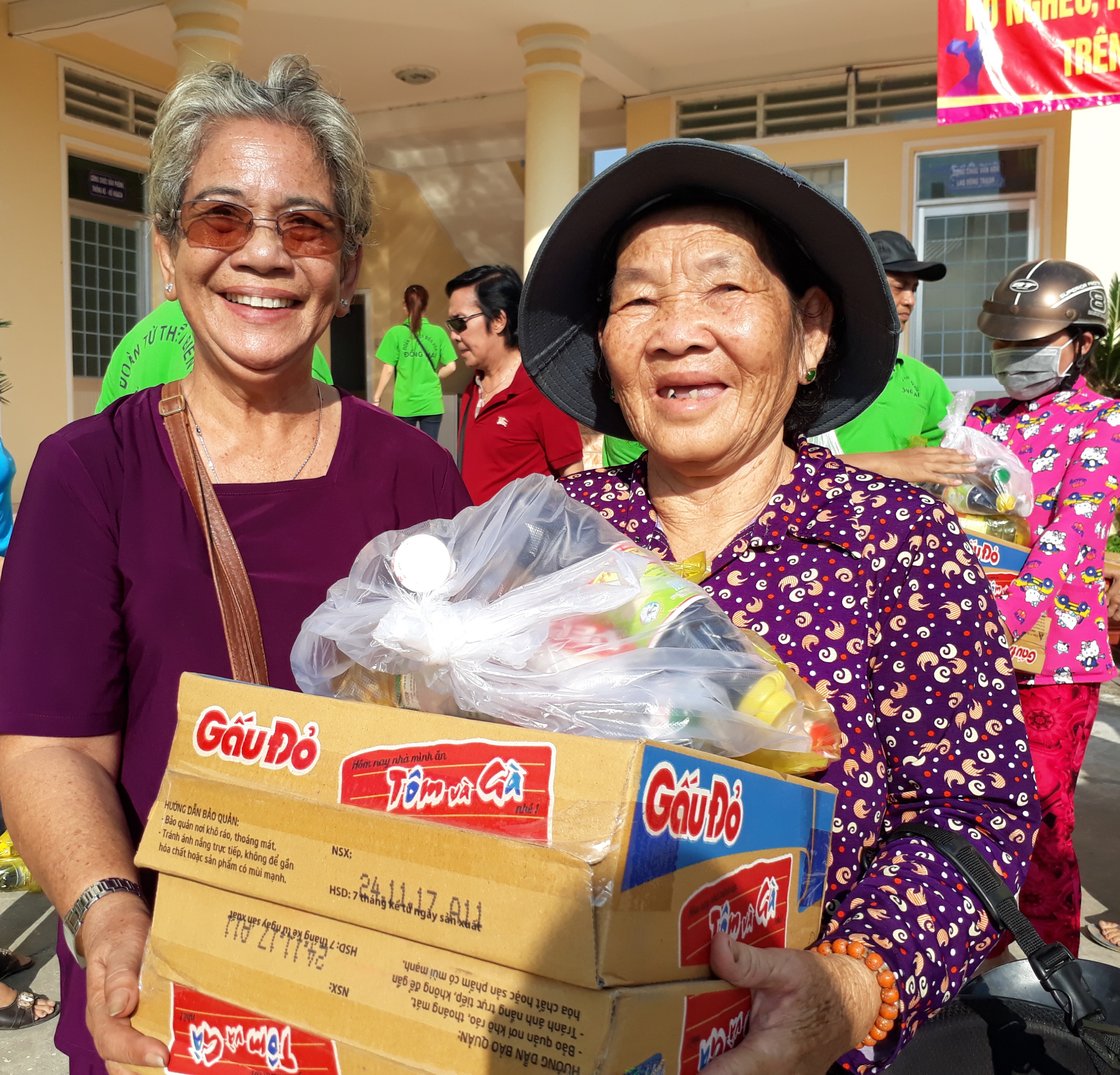 Ng ngheo nhan qua.jpg